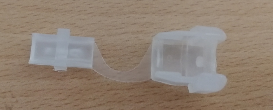 Spona MEOS (průchodka kruhová, černá)